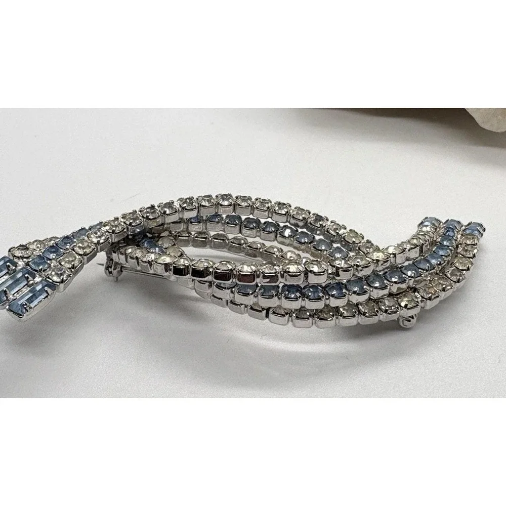 Vintage Light Blue & Clear‎ Rhinestone Twisted Silver Tone Retro Mod 50s/60s